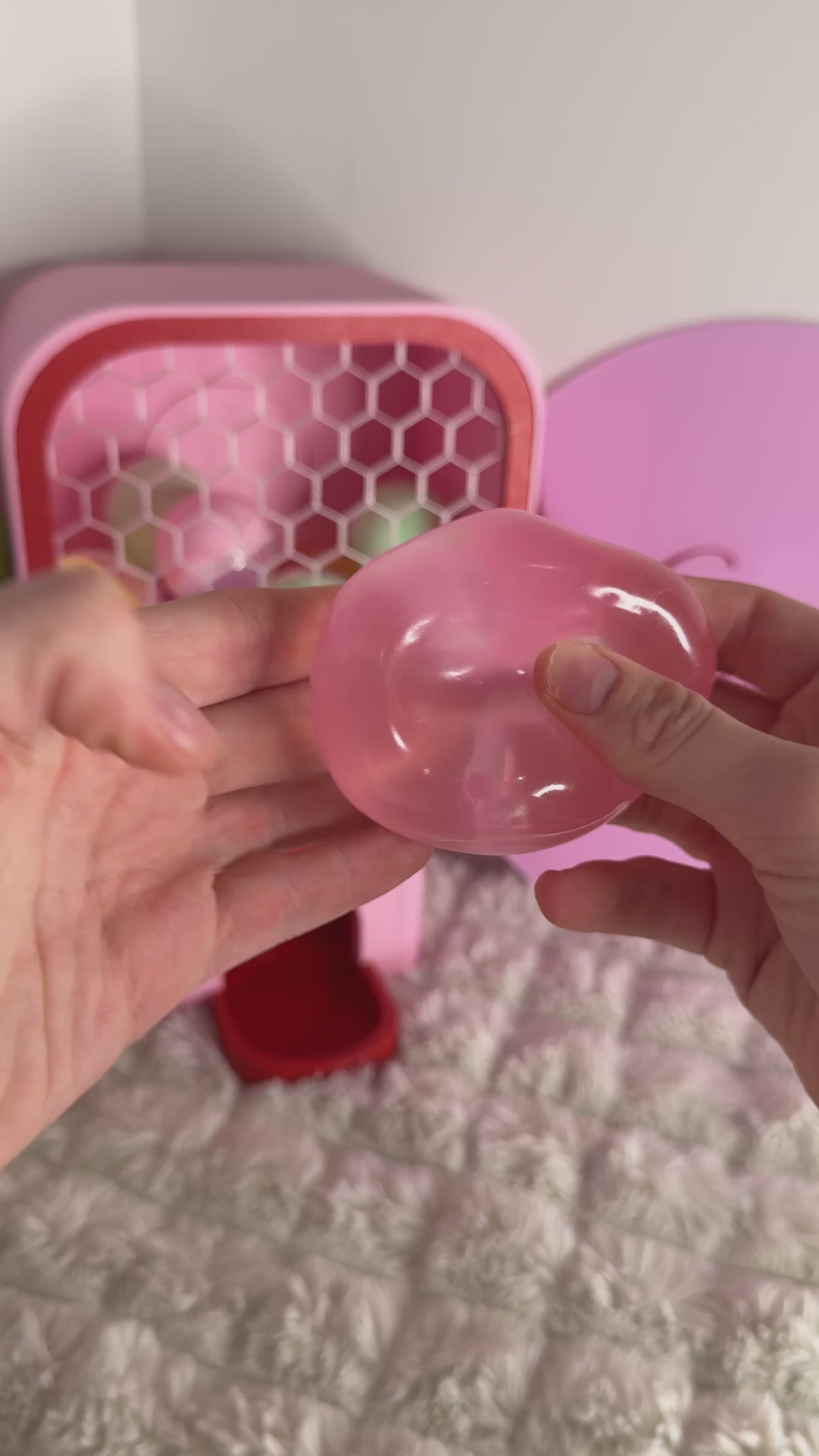 🩷 Pink Coconut Oil Ball